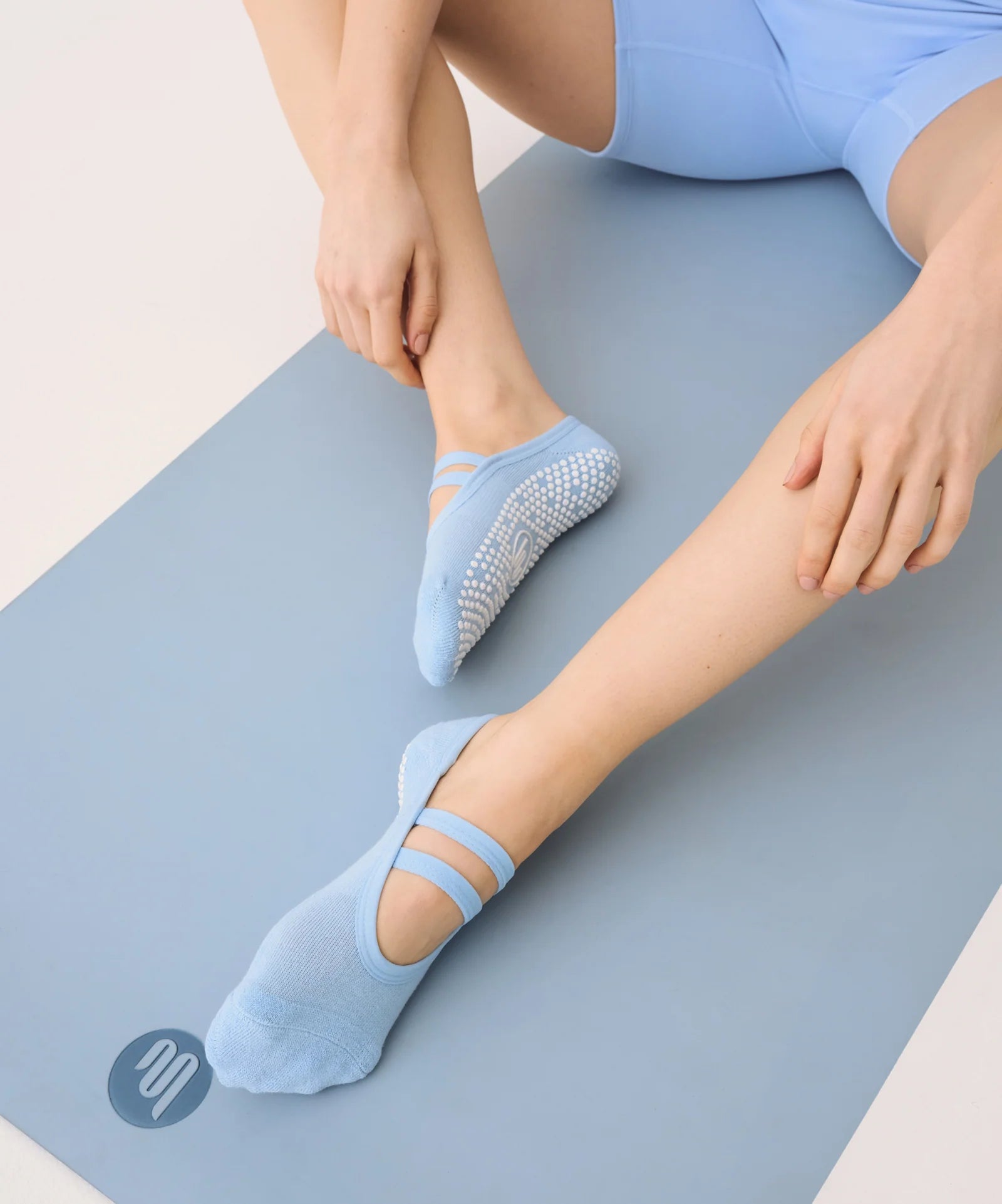 BALLET NON SLIP GRIP SOCKS POWDER BLUE