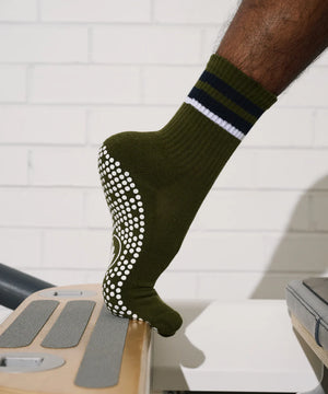 MEN’S CREW NON SLIP GRIP SOCKS KHAKI STRIPE