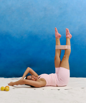 CLASSIC LOW RISE GRIP SOCKS IN GRAPEFRUIT CORAL