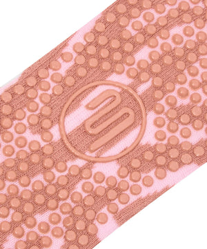 CLASSIC LOW RISE GRIP SOCKS IN GRAPEFRUIT CORAL